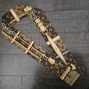 Louis Vuitton Confidential Silk Bandeau in Brown